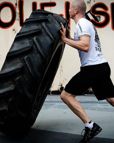 tyre flipping 2141109 1280